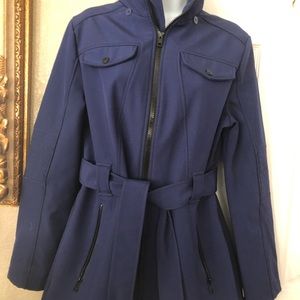 Like NEW. London Fog Coat! Great for Spring-Summer-Fall!!